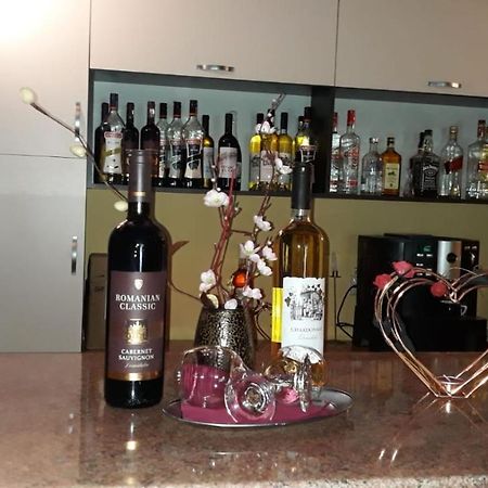 Pensiunea Floare De Colt Hotel Байле Херкулане Екстериор снимка